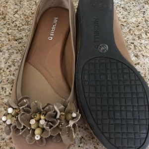 Flat cushion shoes